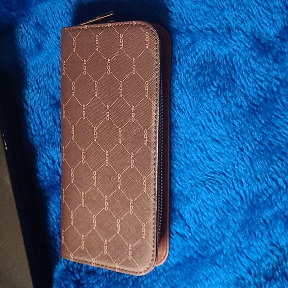 Geat GIFT WAS  $99  ALDO  Brown/Tan Wallet Gold zip around  BNWT - Picture 7 of 9